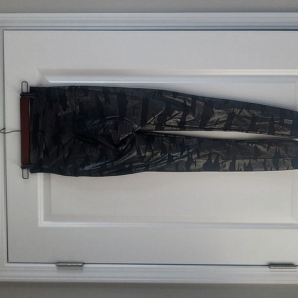 Emily HSU Leggings - size small - foil & black - GUC - Picture 4 of 7